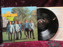 Astronauts - Travelin' Men
